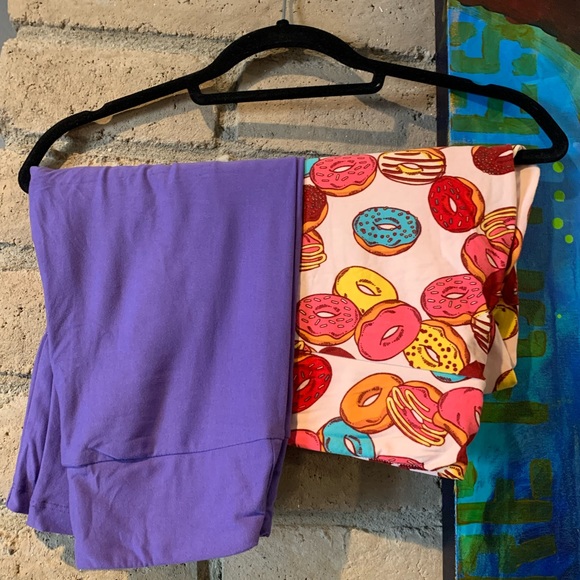 Two Pairs of Lularoe Leggings - Picture 2 of 6